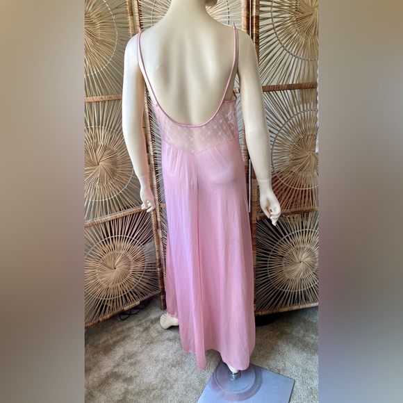 Vintage 70s Pink Nightgown with Sheer Floral Lace and Keyhole The Fashion Place - Picture 9 of 14
